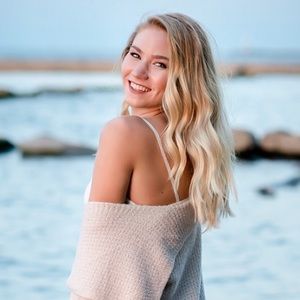 Meet your Posher, Carly